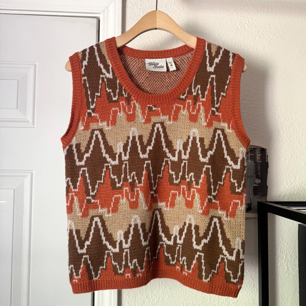 THE HIPPIE SHAKE rust brown tan argyle zig zag print cropped sweater vest